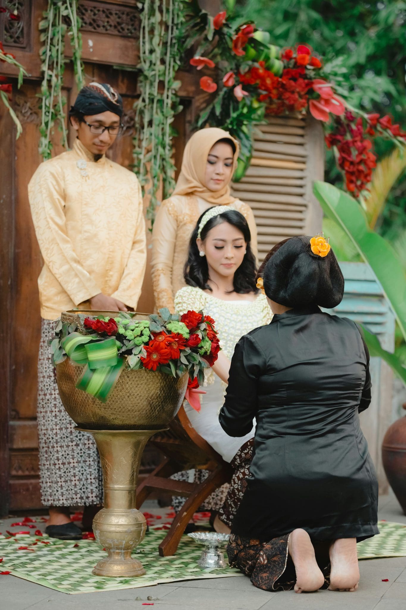 Capture the Magic of Your Wedding with our Stylish Photo Booths